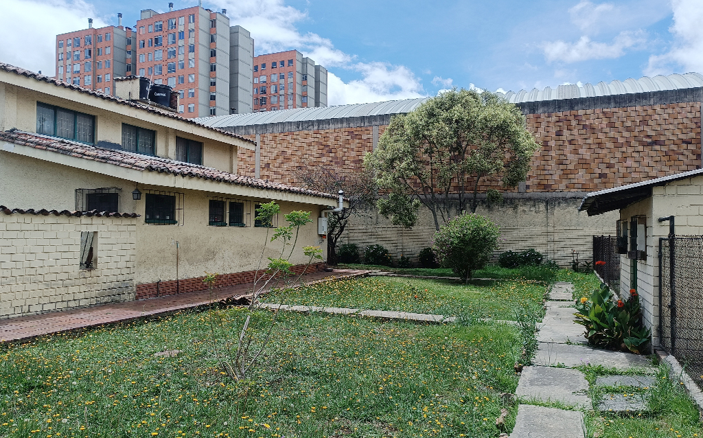 Casalote en Villa Gladys — Elite Inmobiliaria
