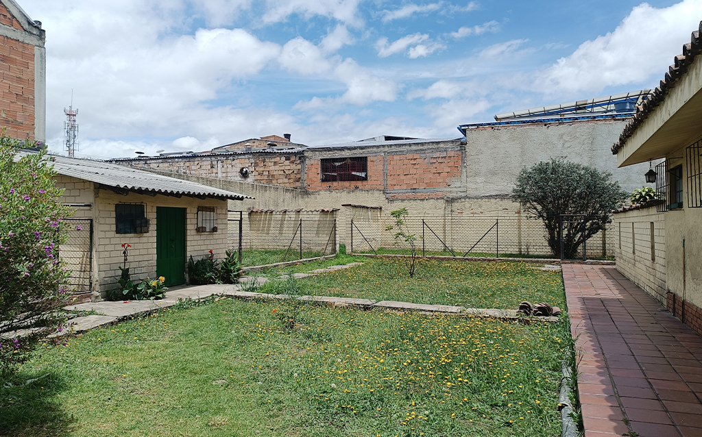 Casalote en Villa Gladys — Elite Inmobiliaria