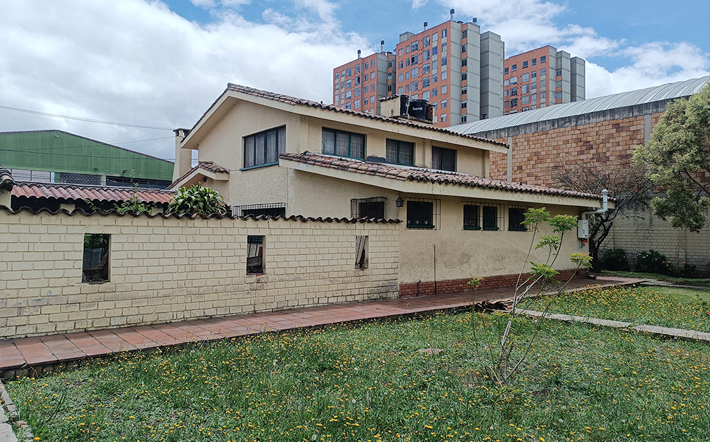 Casalote en Villa Gladys — Elite Inmobiliaria