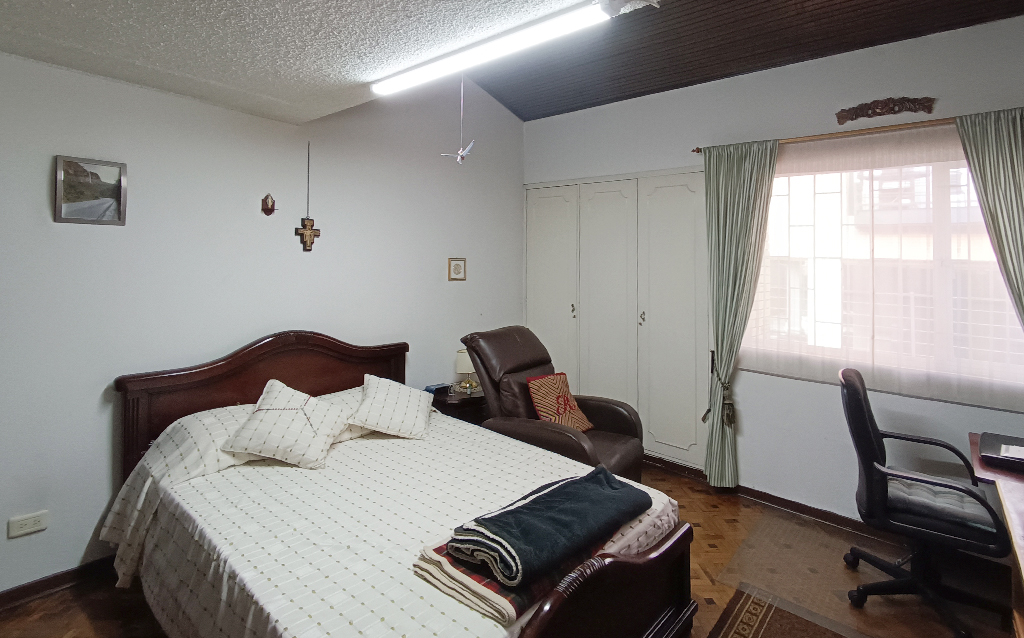 Casa en Santa Paula — Elite Inmobiliaria